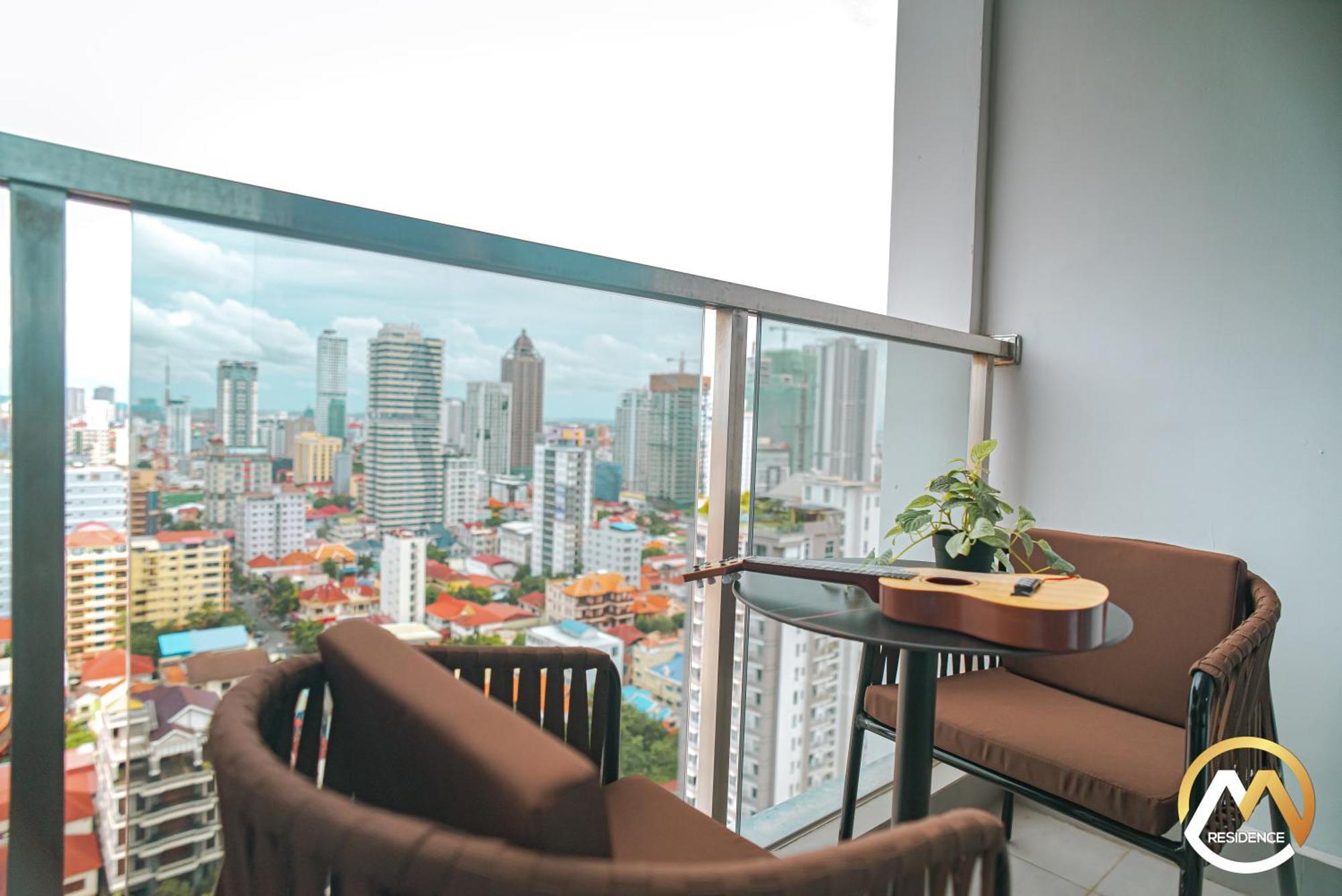 Hotel Serviced Apartments Top One Infinity Pool With View Of 360 Degree Phnom Penh Dış mekan fotoğraf